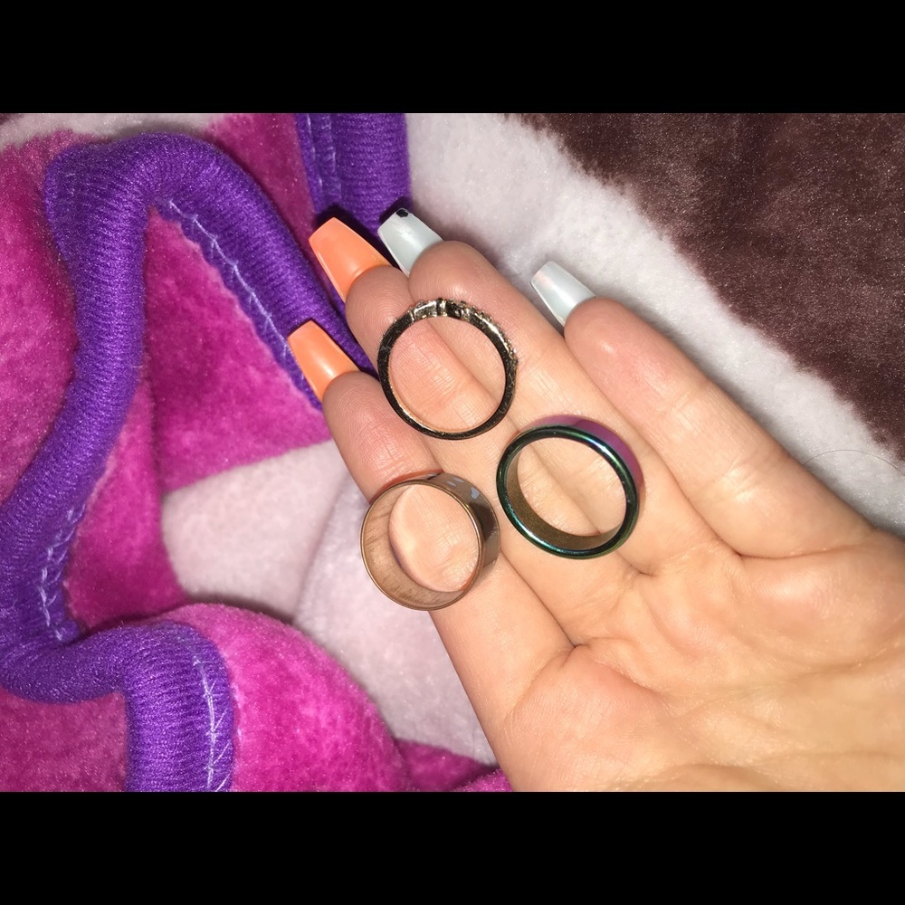 VINTAGE RING BUNDLE (SIZE 8) - Picture 4 of 4